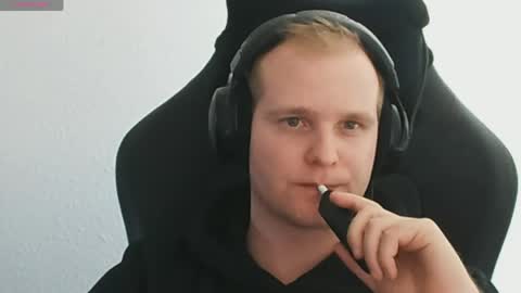 Snapshot of croissant911 chatting on March 2026 01:37:02 PM Anderson online show from March 2026 01:37:02 PM