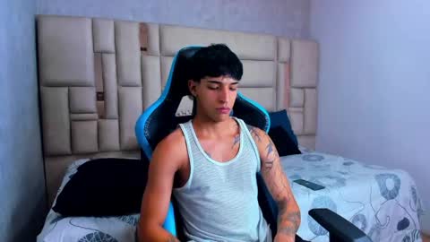 Croy online show from April 2026 06:33:02 PM