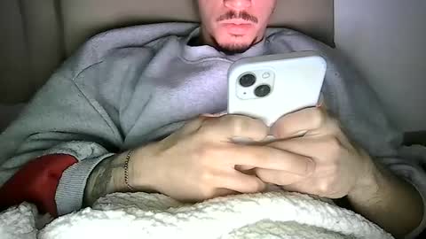 cruzgg_ online show from June 2026 11:09:01 PM