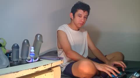 Snapshot of cry_guy chatting on October 2025 07:47:02 AM cry_guy online show from October 2025 07:47:02 AM