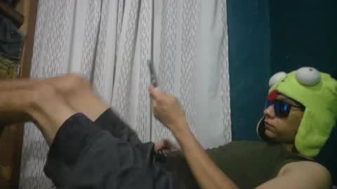 Snapshot of cry_guy chatting on July 2026 08:07:01 AM cry_guy online show from July 2026 08:07:01 AM