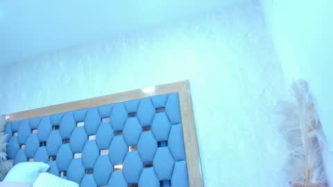 crystal_sm online show from April 2026 03:01:01 AM