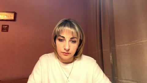 Snapshot of crystalfever_ chatting on May 2026 07:08:01 PM Mary online show from May 2026 07:08:01 PM