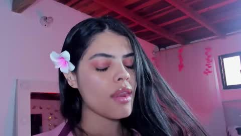 Cristal  online show from October 2025 12:05:01 PM