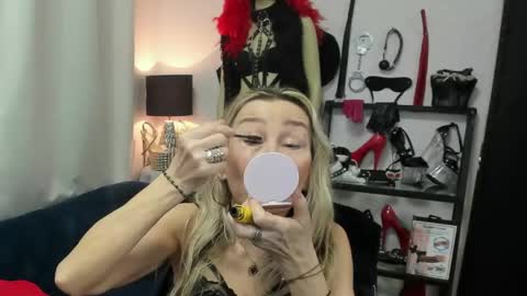 CrystalHotty online show from April 2026 04:35:01 AM