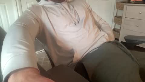 cuckgriff23 online show from April 2026 01:50:02 PM