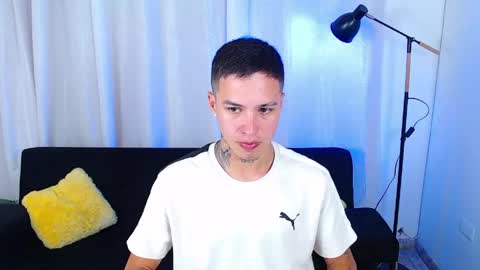 cumandres online show from April 2026 02:23:01 PM