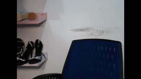 chloe online show from September 2025 08:03:01 AM