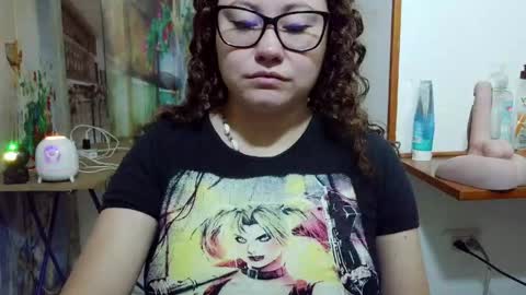 Snapshot of curly_greeneyed chatting on April 2026 02:24:02 AM Vannesa online show from April 2026 02:24:02 AM