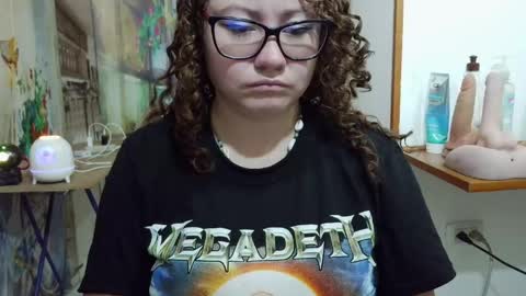 Snapshot of curly_greeneyed chatting on April 2026 02:26:02 AM Vannesa online show from April 2026 02:26:02 AM