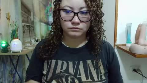 Snapshot of curly_greeneyed chatting on May 2026 03:00:01 AM Vannesa online show from May 2026 03:00:01 AM