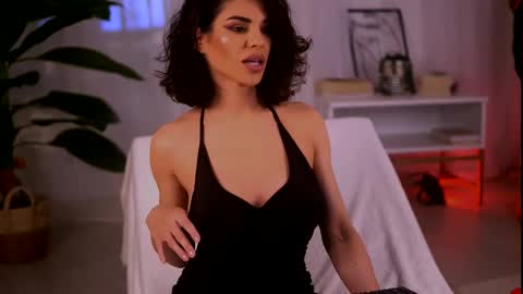 Snapshot of curvedlizzie chatting on May 2026 10:37:01 PM curvedlizzie online show from May 2026 10:37:01 PM