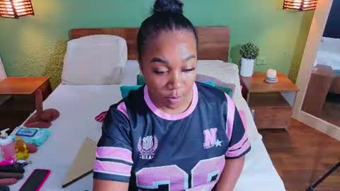 Snapshot of curvyebonyy_ chatting on July 2026 07:07:01 PM Danna online show from July 2026 07:07:01 PM
