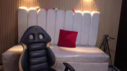 Snapshot of cute_angel_1 chatting on June 2026 03:44:01 AM cute_angel_1 online show from June 2026 03:44:01 AM