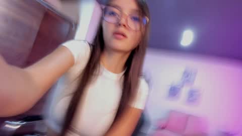 Bella Fox online show from April 2026 02:21:01 PM