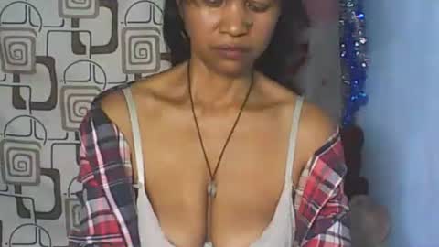 Snapshot of cute_moll chatting on April 2026 09:12:02 PM murielle online show from April 2026 09:12:02 PM