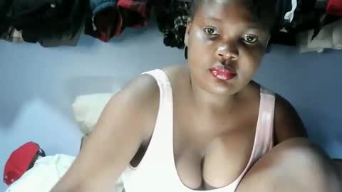 cute_roxie online show from March 2026 01:18:01 PM