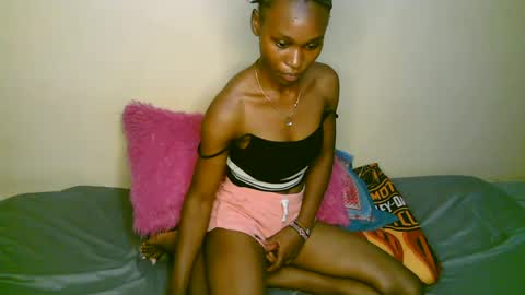 Snapshot of cute_tasha chatting on June 2026 04:33:01 PM cute_tasha online show from June 2026 04:33:01 PM