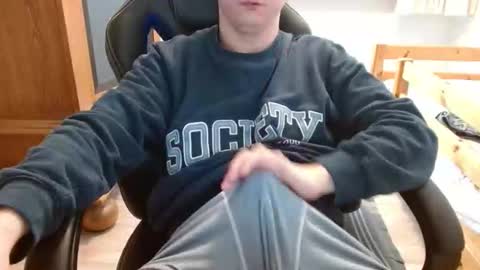 Cuteboy090 online show from April 2026 04:30:02 PM