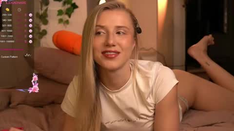Alina online show from April 2026 08:00:02 PM