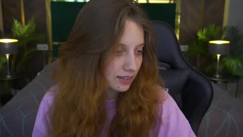 Foxy online show from April 2026 01:22:01 PM