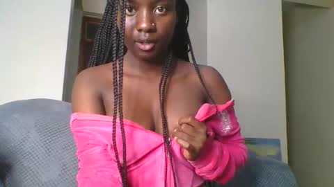 cutie_choco online show from April 2026 06:01:01 PM