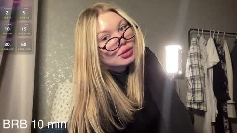 Snapshot of cutiejulie_ chatting on June 2026 02:33:01 PM Julie online show from June 2026 02:33:01 PM