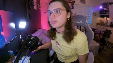 cutiepiescarlett online show from May 2026 02:30:02 AM