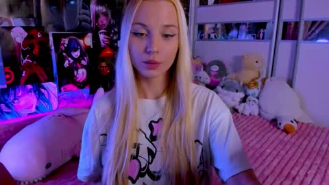 Nora online show from October 2025 09:17:02 PM