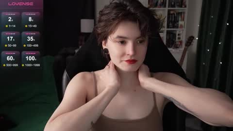 Helen Blossom online show from November 2025 01:21:02 PM