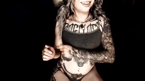 Nikki online show from May 2026 01:52:01 PM