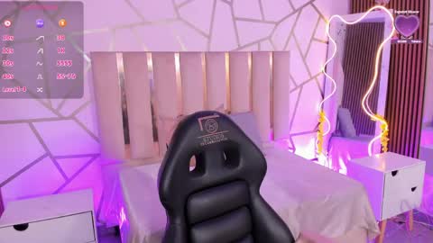 cyrus_tay online show from April 2026 12:08:02 PM