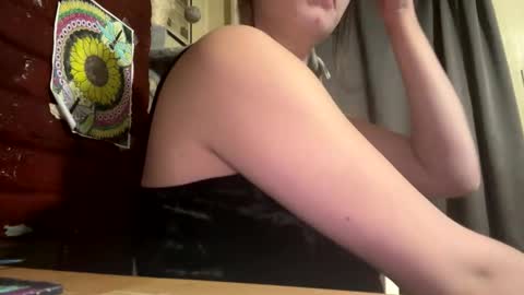 dabqueen_1994 online show from February 2026 12:34:02 PM