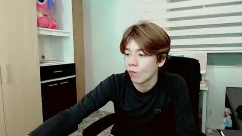 dae_lune online show from February 2026 06:17:01 AM