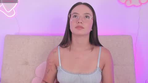 Dafne  online show from May 2026 04:04:02 PM