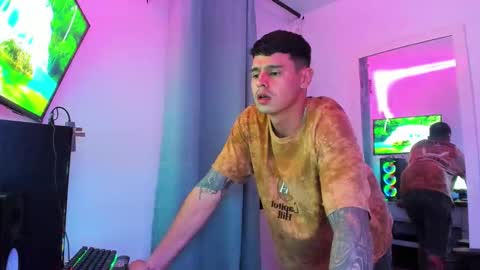 Snapshot of dage_19 chatting on October 2025 06:44:01 AM my name is Jhon and I live in colombia online show from October 2025 06:44:01 AM