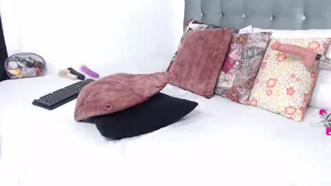 Daiisha.. online show from December 2025 09:54:01 PM