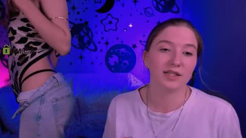 Little Di online show from May 2026 04:32:02 AM