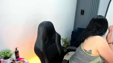 Snapshot of dakhota_rouge chatting on June 2026 05:25:01 AM Dakhota online show from June 2026 05:25:01 AM