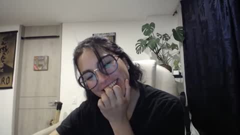 IG  dakotasofiaa online show from December 2024 05:47:01 AM