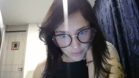 IG  dakotasofiaa online show from March 2025 01:42:02 AM