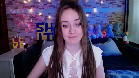 Dalia  online show from December 2025 09:38:01 AM