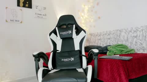 dalton_bigcock online show from March 2026 12:01:02 PM