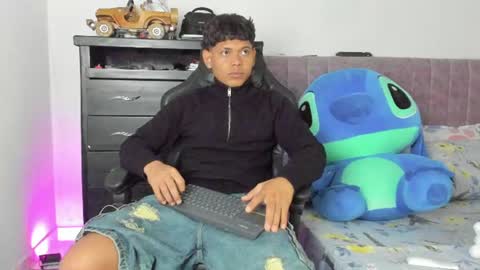 Snapshot of damar_felipe chatting on July 2026 07:27:01 PM damar_felipe online show from July 2026 07:27:01 PM