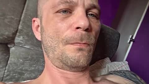 damian87hull online show from March 2026 03:38:01 PM