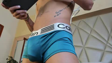damianlux_ online show from May 2026 08:17:01 PM