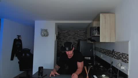 INSTAGRAM  DAMMIANMILLEROFICIAL online show from February 2026 11:42:01 AM