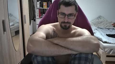 King Dan online show from October 2025 07:03:01 PM