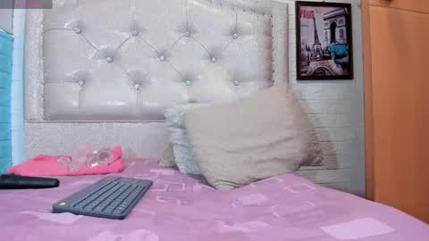 danamontana online show from April 2026 07:58:01 PM