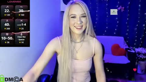 Snapshot of dances_queen chatting on June 2026 07:07:01 AM dances_queen online show from June 2026 07:07:01 AM